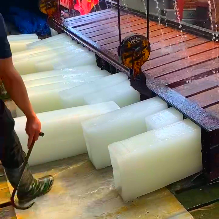 無(wú)錫降溫大冰塊采購(gòu)_在無(wú)錫購(gòu)買(mǎi)大冰塊注意事項(xiàng)_評(píng)估無(wú)錫冰塊品質(zhì)的方法