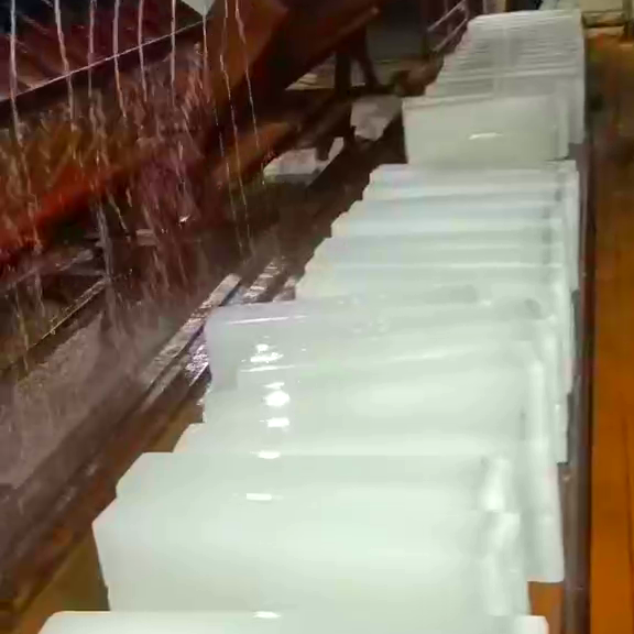 上海食用冰廠:肩負城市消暑保鮮使命,深入了解其歷史與流程