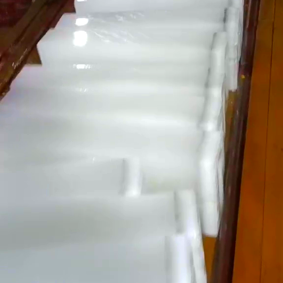 上海酷熱時降溫冰塊成必需,合理訂購要點及用途品質要求介紹