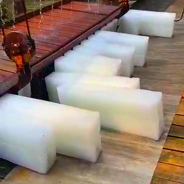 在無錫找工業(yè)冰塊生產(chǎn)企業(yè)聯(lián)系電話,關(guān)乎眾多行業(yè)需求