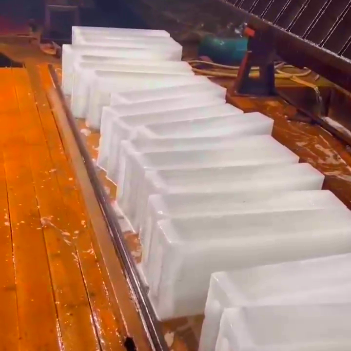 冰塊車間降溫方案_上海車間防暑降溫冰塊_上海工廠降溫冰塊