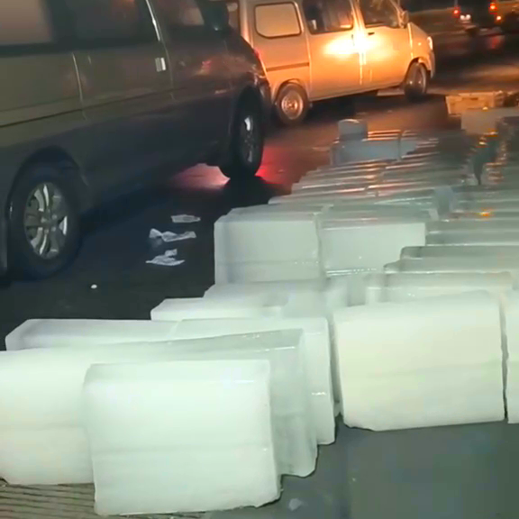 廠房高溫悶熱,物理降溫冰塊咋用?放置位置有講究