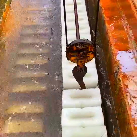 工廠常用冰塊降溫調節溫度,你知道其原理與使用方式嗎?