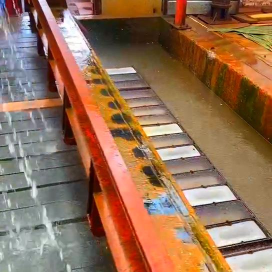 大冰塊在工業農業多領域發揮重要作用，降溫保鮮效果顯著