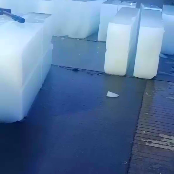 炎熱天氣工廠車間難耐？無錫降溫大冰塊來救場